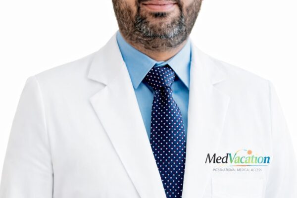 Dr. Gustavo Navarro